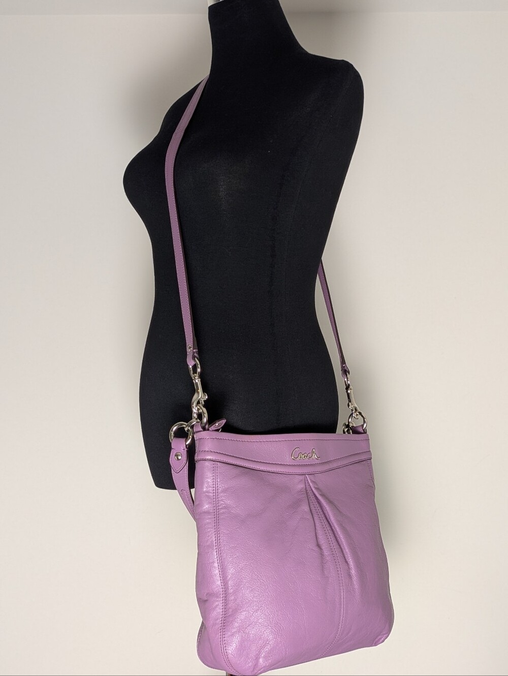 Coach Purple Lilac Leather Shoulder Crossbody Bag Classic